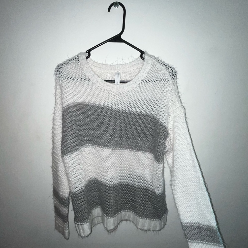 AEROPOSTALE STRIPPED SWEATER